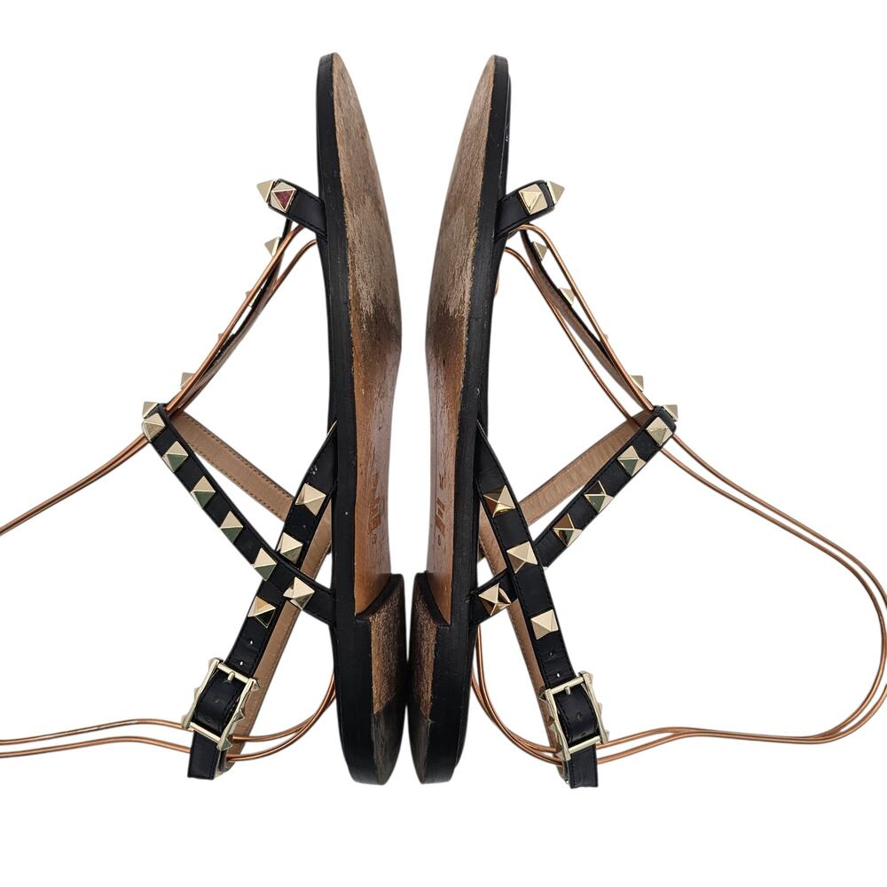 Valentino Garavani Rockstud Flat Sandal Strappy Black Leather Size 37.5 US 7.5 - Picture 6 of 12
